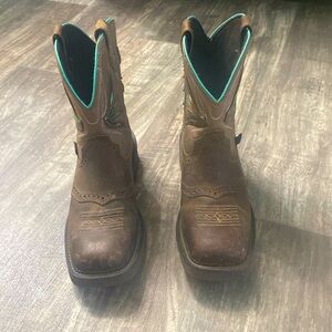 Square Toe Justin Boots Excellent Condition